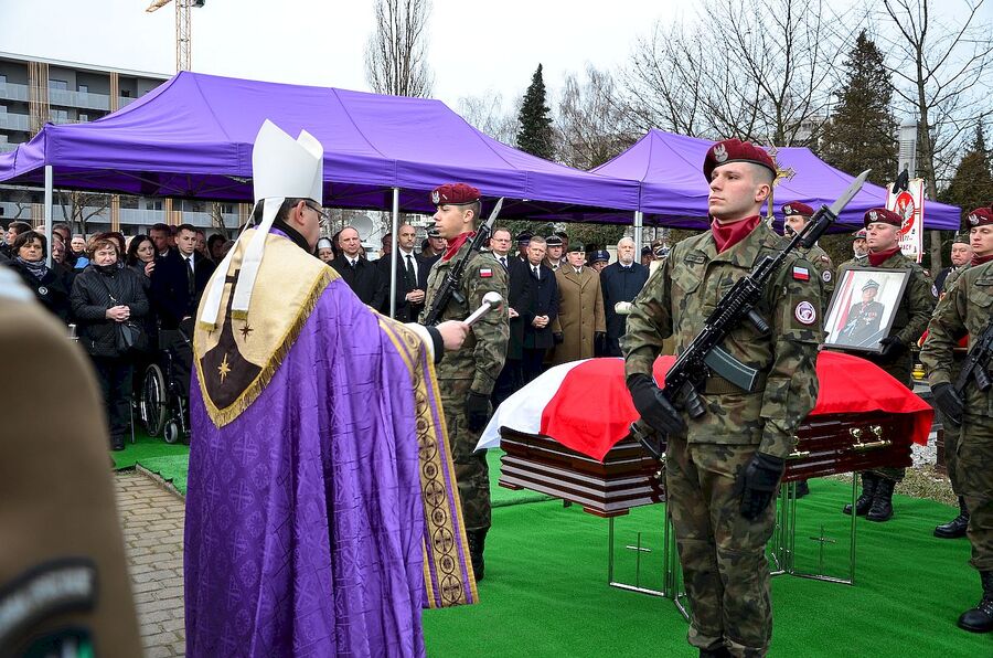 Kraków, 21 grudnia 2019. Uroczystości pogrzebowe gen. Tadeusza Bieńkowicza „Rączego”