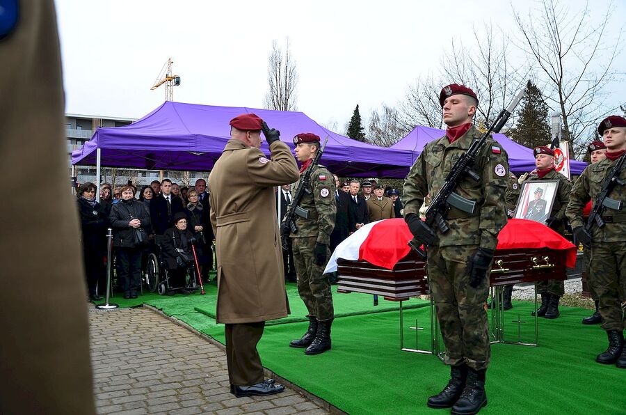 Kraków, 21 grudnia 2019. Uroczystości pogrzebowe gen. Tadeusza Bieńkowicza „Rączego”