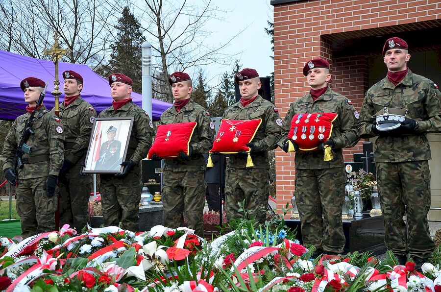 Kraków, 21 grudnia 2019. Uroczystości pogrzebowe gen. Tadeusza Bieńkowicza „Rączego”