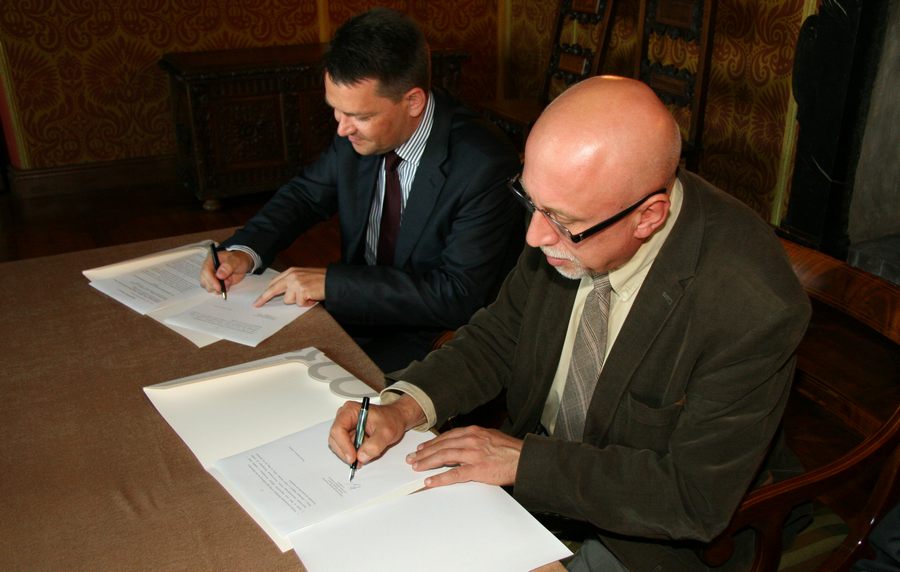 Od lewej: Dyrektor Muzeum Narodowego w Kielcach – dr Robert Kotowski, Dyrektor Oddziału IPN w Krakowie – dr Marek Lasota