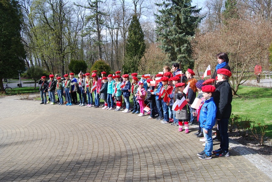 Dzieci biorące udział w Marszu