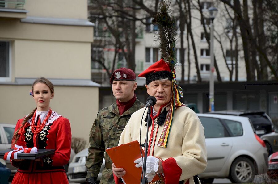 1.03.2020. W Krakowie odsłonięto tablicę pamięci Krystyny i Walerego Pisarków oraz Władysława Dobruckiego. Fot. Janusz Ślęzak (IPN)