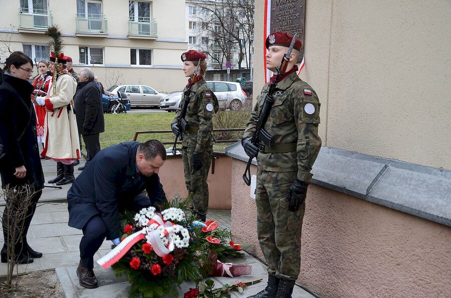 1.03.2020. W Krakowie odsłonięto tablicę pamięci Krystyny i Walerego Pisarków oraz Władysława Dobruckiego. Fot. Janusz Ślęzak (IPN)