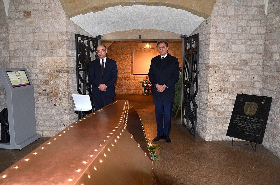 Kierownictwo IPN uczciło w Krakowie ofiary katastrofy smoleńskiej. Fot. Janusz Ślęzak (IPN)