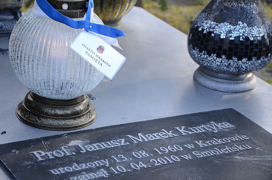 Kierownictwo IPN uczciło w Krakowie ofiary katastrofy smoleńskiej. Fot. Janusz Ślęzak (IPN)