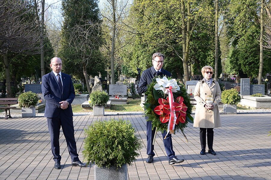 Kierownictwo IPN uczciło w Krakowie ofiary katastrofy smoleńskiej. Fot. Janusz Ślęzak (IPN)