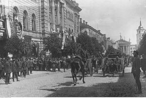 18 kwietnia 1922, defilada wojskowa na ulicach Wilna. Fot. NAC