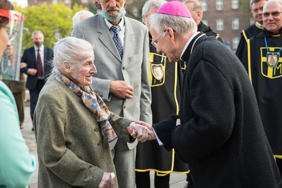Uroczystość upamiętniająca martyrologię Polaków, więźniów niemieckich obozów koncentracyjnych Ravensbrück, Sachsenhausen i Dachau – Kraków, 30 kwietnia 2020. (fot. Agnieszka Masłowska IPN)