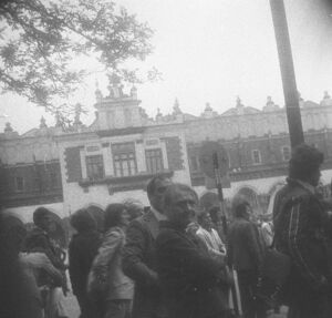 Czarny marsz w Krakowie, 15 maja 1977 r. Fot. Archiwum IPN