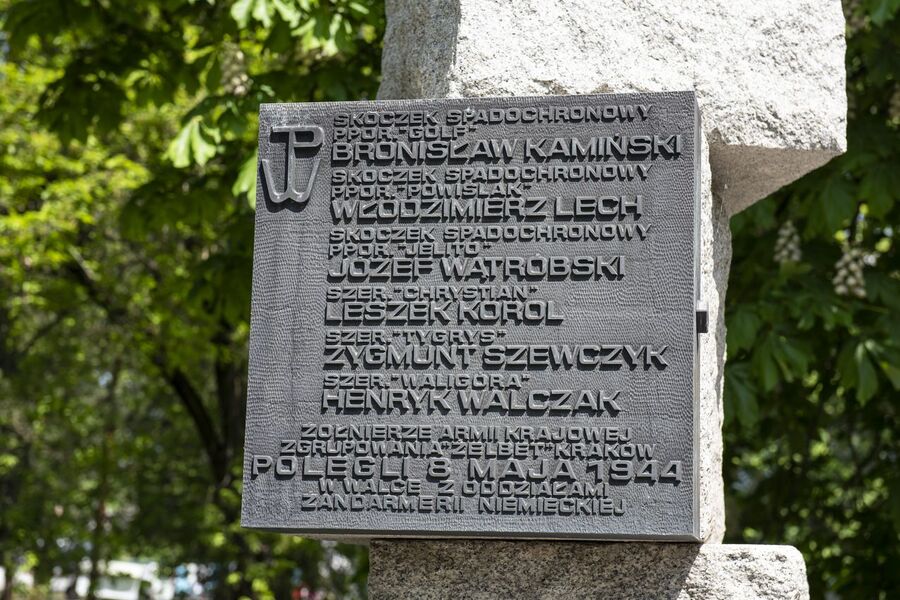 Krakowski IPN uczcił pamięć żołnierzy Zgrupowania AK „Żelbet” oraz cichociemnych, 8 maja 202. Fot. Agnieszka Masłowska (IPN)