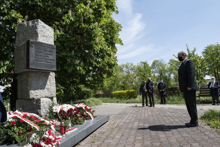 Krakowski IPN uczcił pamięć żołnierzy Zgrupowania AK „Żelbet” oraz cichociemnych, 8 maja 202. Fot. Agnieszka Masłowska (IPN)