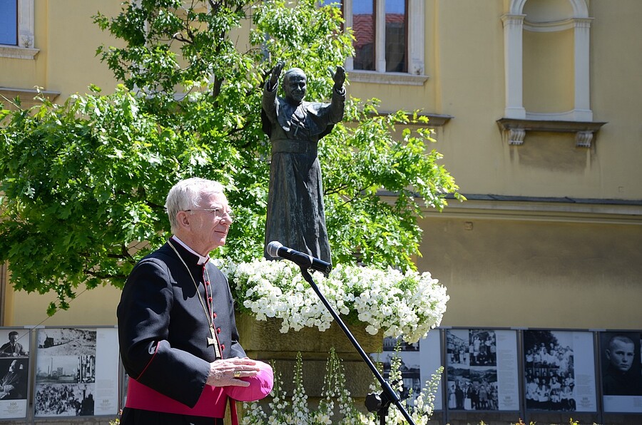 100. rocznica urodzin Jana Pawła II. Uroczystość w kurii krakowskiej. Fot. Janusz Ślęzak (IPN)