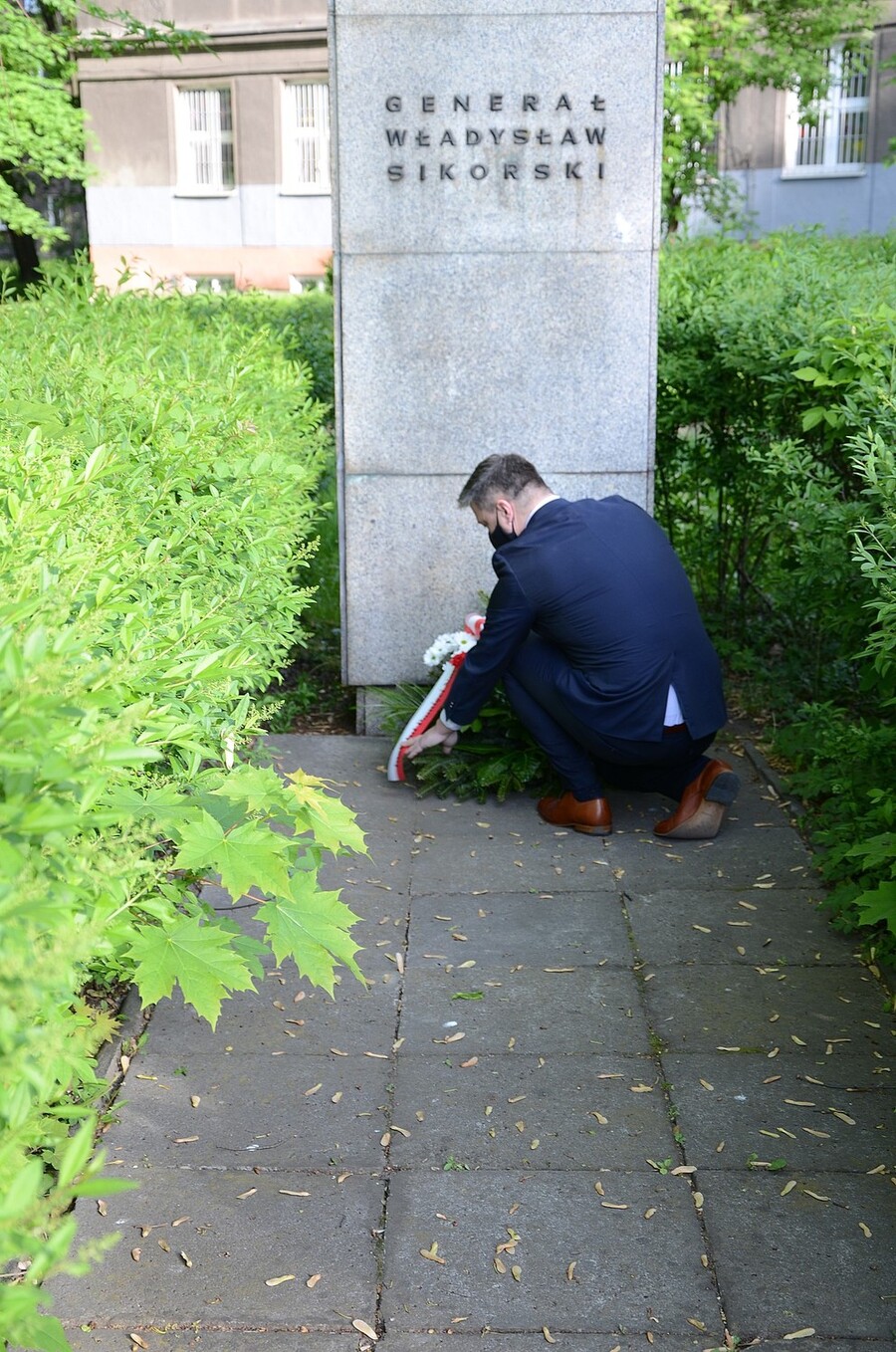 Popiersie gen. Sikorskiego w Nowej Hucie. Fot. Janusz Ślęzak (IPN)