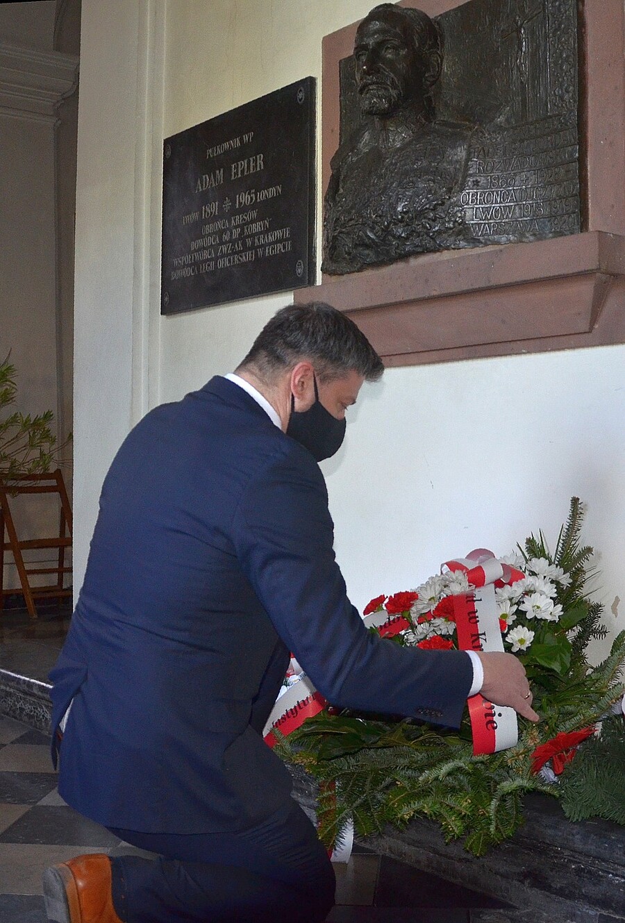 Tablica gen. Rozwadowskiego w krużgankach kościoła kapucynów w Krakowie. Fot. Janusz Ślęzak (IPN)