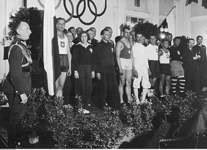 Ślubowanie polskiej ekipy olimpijskiej. Pierwszy z lewej prezes PKOl płk Kazimierz Glabisz. Warszawa, 1935