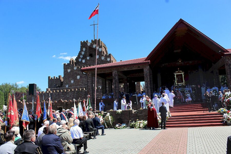Uroczystości pogrzebowe ks. infułata Czesława Wali. Fot. IPN