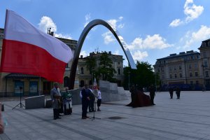 Uroczystość pod pomnikiem poświęconym gen. Ryszardowi Kuklińskiemu.
Fot. Żaneta Wierzgacz