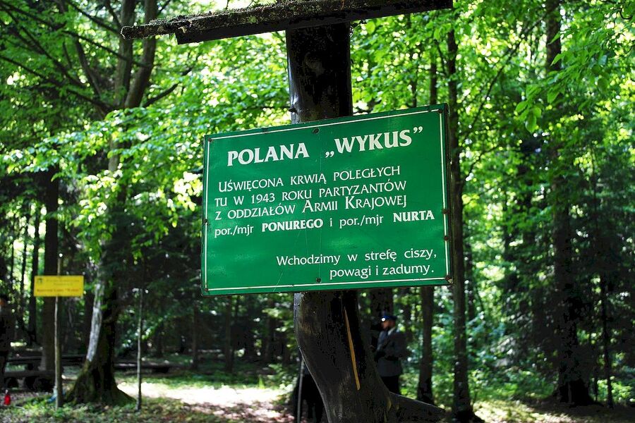 Uroczystości na Wykusie ku czci poległych żołnierzy AK Fot. Emilia Sitarska (Radio Kielce)