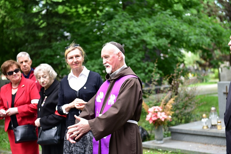 Uroczystość na cmentarzu Rakowickim w Krakowie. Fot. Żaneta Wierzgacz (IPN)