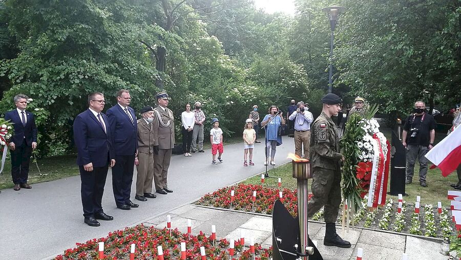 Kielczanie uczcili pamięć żołnierzy 2. Pułku Artylerii Lekkiej Legionów oraz 76. rocznicę udanego zamachu na Franza Wittka