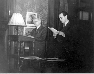 Zjazd dziennikarzy polskich w Londynie, 7 grudnia 1944. Prezes Związku Dziennikarzy RP Zygmunt Nowakowski i sekretarz generalny Bolesław Wierzbiański. Fot. NAC