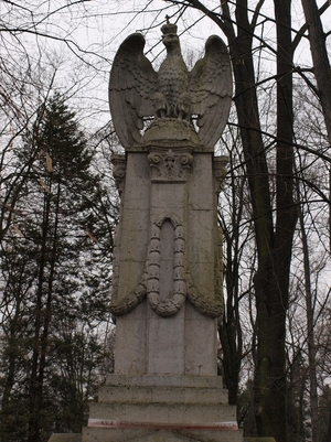Pomnik Orląt Krakowskich na cmentarzu Rakowickim przed remontem