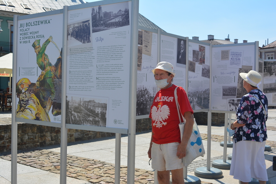 Odsłonięcie tablicy poświęconej Armii Ochotniczej 1920 r. oraz otwarcie plenerowej wystawy IPN w Kielcach fot. Katarzyna Pronobis
