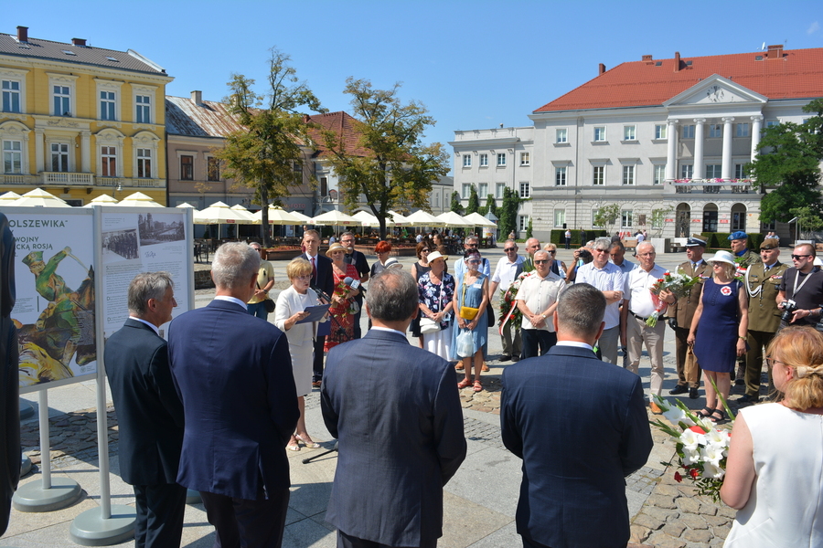 Odsłonięcie tablicy poświęconej Armii Ochotniczej 1920 r. oraz otwarcie plenerowej wystawy IPN w Kielcach fot. Katarzyna Pronobis