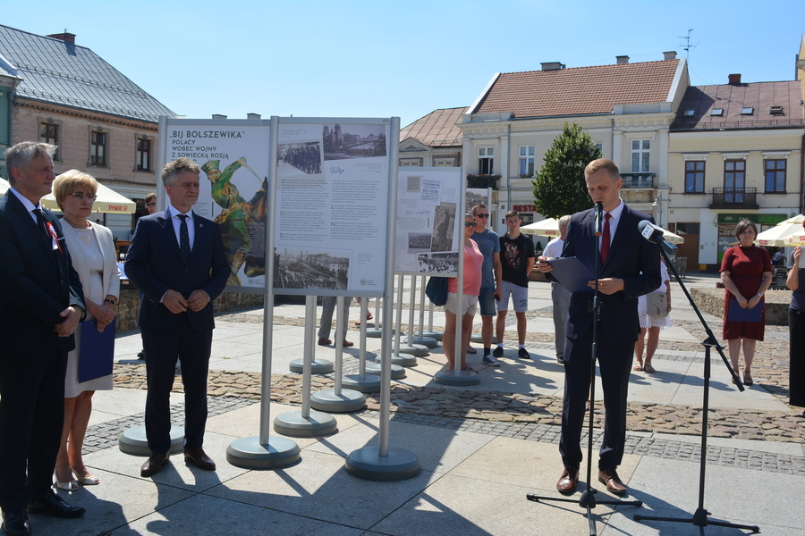 Odsłonięcie tablicy poświęconej Armii Ochotniczej 1920 r. oraz otwarcie plenerowej wystawy IPN w Kielcach fot. Katarzyna Pronobis