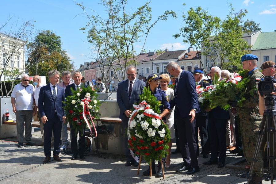 Odsłonięcie tablicy poświęconej Armii Ochotniczej 1920 r. oraz otwarcie plenerowej wystawy IPN w Kielcach - fot. Katarzyna Pronobis