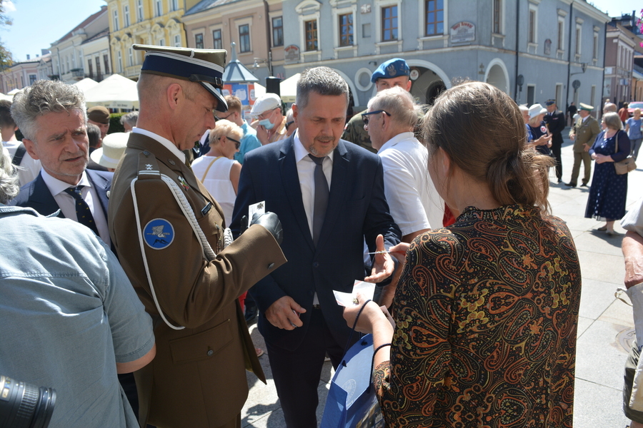Odsłonięcie tablicy poświęconej Armii Ochotniczej 1920 r. oraz otwarcie plenerowej wystawy IPN w Kielcach - fot. Katarzyna Pronobis