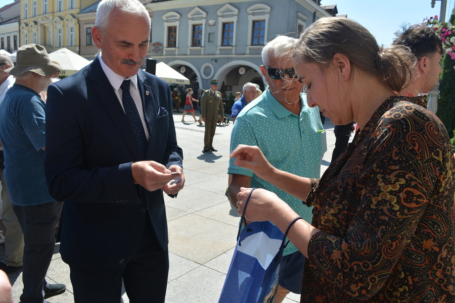 Odsłonięcie tablicy poświęconej Armii Ochotniczej 1920 r. oraz otwarcie plenerowej wystawy IPN w Kielcach - fot. Katarzyna Pronobis