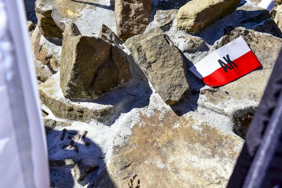 22.08.2020, poświęcenie krzyża partyzanckiego na Jaworzynie Kokuszczańskiej. Fot. Agnieszka Masłowska (IPN)