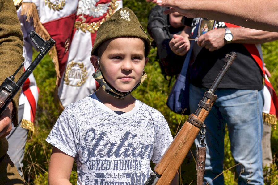 22.08.2020, poświęcenie krzyża partyzanckiego na Jaworzynie Kokuszczańskiej. Fot. Agnieszka Masłowska (IPN)