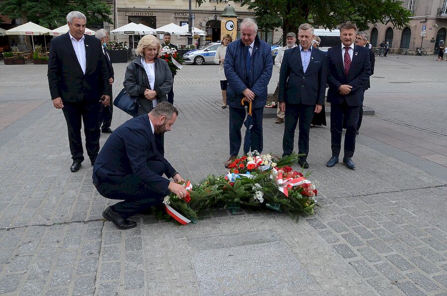 Płyta „Nie oddamy Sierpnia” na Rynku Głównym w Krakowie. Fot. Janusz Ślęzak (IPN)