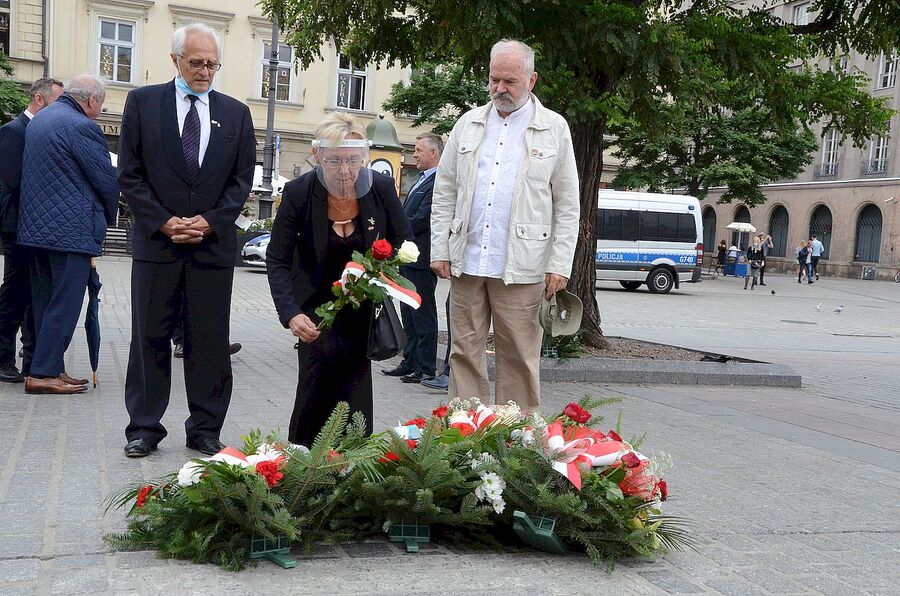 Płyta „Nie oddamy Sierpnia” na Rynku Głównym w Krakowie. Fot. Janusz Ślęzak (IPN)