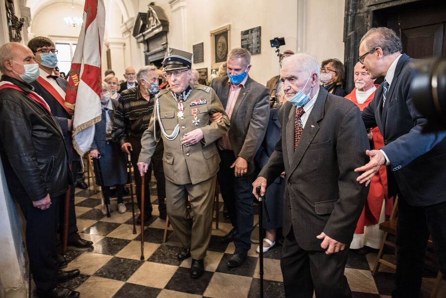 Odsłonięcie tablicy poświęconej działaczom Zrzeszenia „Wolność i Niezawisłość”. Kraków 2 września 2020. Fot. Agnieszka Masłowska IPN