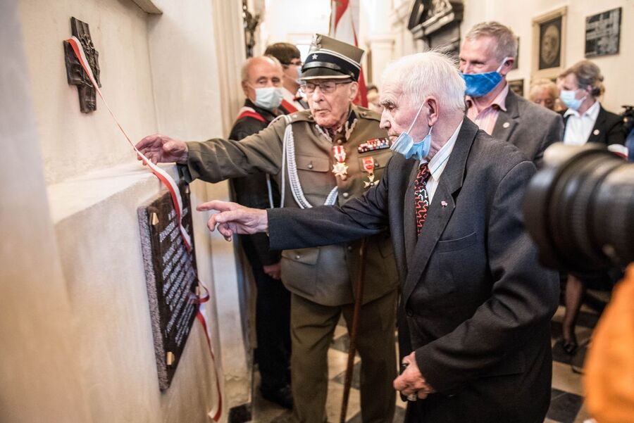 Odsłonięcie tablicy poświęconej działaczom Zrzeszenia „Wolność i Niezawisłość”. Kraków 2 września 2020. Fot. Agnieszka Masłowska IPN