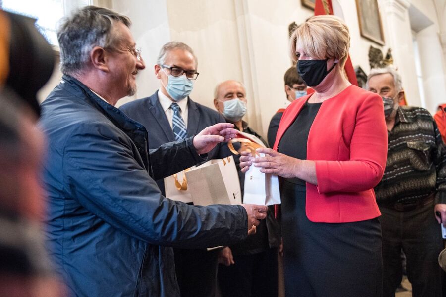 Odsłonięcie tablicy poświęconej działaczom Zrzeszenia „Wolność i Niezawisłość”. Kraków 2 września 2020. Fot. Agnieszka Masłowska IPN