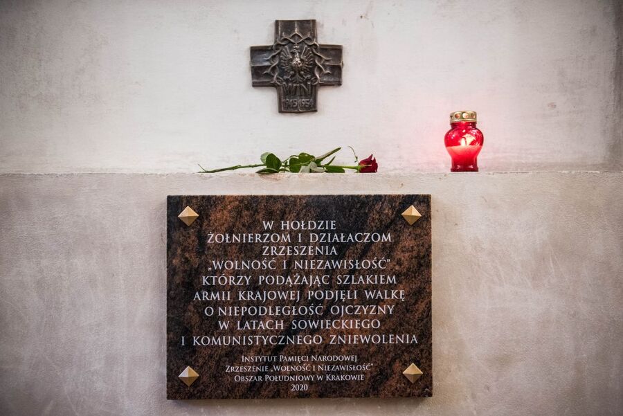 Odsłonięcie tablicy poświęconej działaczom Zrzeszenia „Wolność i Niezawisłość”. Kraków 2 września 2020. Fot. Agnieszka Masłowska IPN