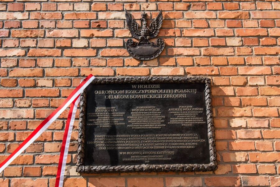 Odsłonięcie tablicy pamięci ofiar zbrodni katyńskiej – Skomielna Biała, 13 września 2020. Fot. Agnieszka Masłowska IPN