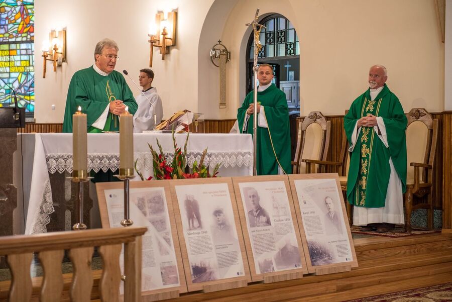 Odsłonięcie tablicy pamięci ofiar zbrodni katyńskiej – Skomielna Biała, 13 września 2020. Fot. Agnieszka Masłowska IPN