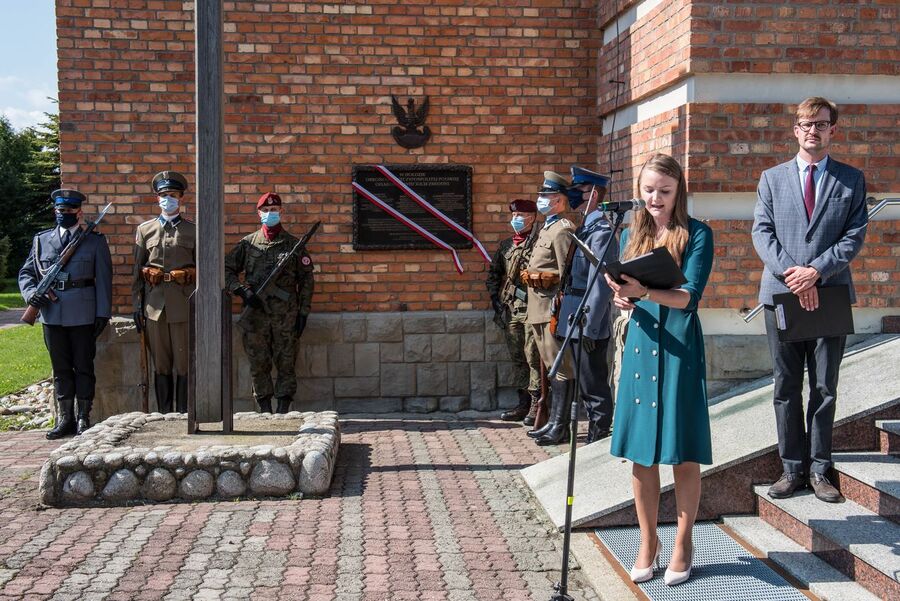 Odsłonięcie tablicy pamięci ofiar zbrodni katyńskiej – Skomielna Biała, 13 września 2020. Fot. Agnieszka Masłowska IPN