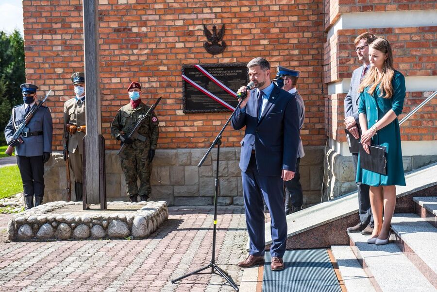 Odsłonięcie tablicy pamięci ofiar zbrodni katyńskiej – Skomielna Biała, 13 września 2020. Fot. Agnieszka Masłowska IPN