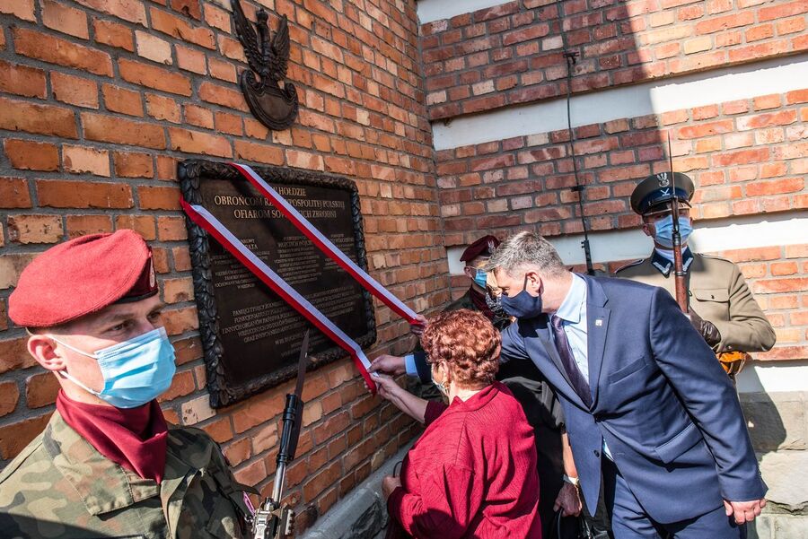 Odsłonięcie tablicy pamięci ofiar zbrodni katyńskiej – Skomielna Biała, 13 września 2020. Fot. Agnieszka Masłowska IPN