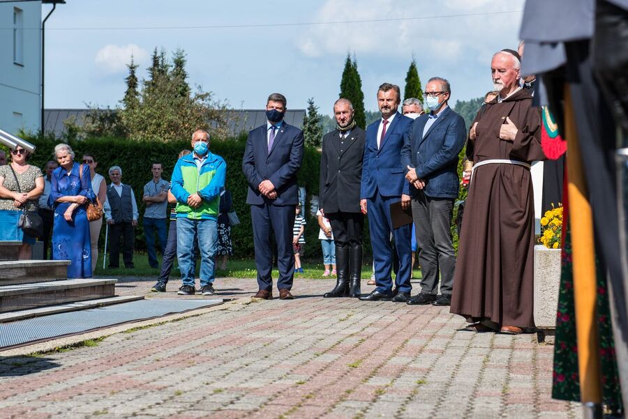 Odsłonięcie tablicy pamięci ofiar zbrodni katyńskiej – Skomielna Biała, 13 września 2020. Fot. Agnieszka Masłowska IPN