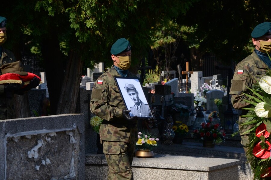W Krakowie odbyły się uroczystości pogrzebowe Stanisława Szajny „Orła” - fot. Żaneta Wierzgacz