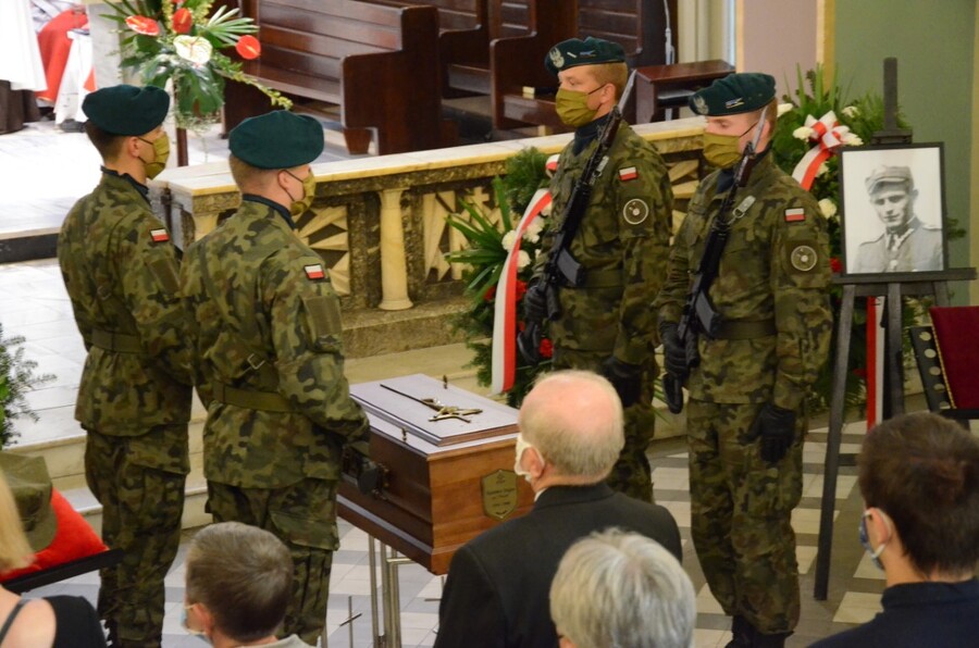 W Krakowie odbyły się uroczystości pogrzebowe Stanisława Szajny „Orła” - fot. Żaneta Wierzgacz