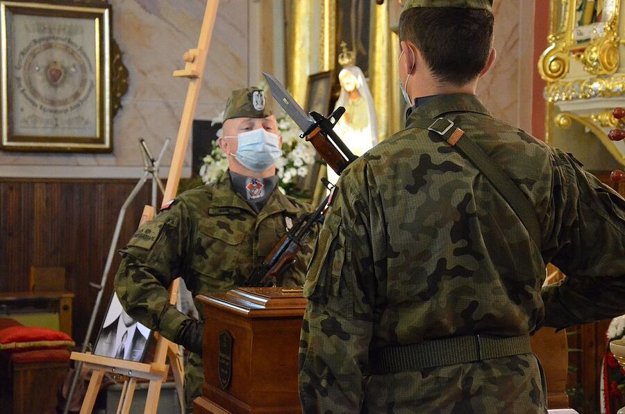 Rzyki, 19.09.2020. Uroczystości pogrzebowe ppor. Mieczysława Kozłowskiego. Fot. Janusz Ślęzak (IPN)