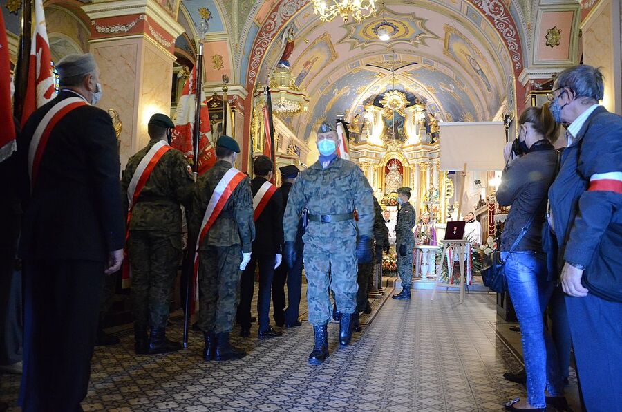 Rzyki, 19.09.2020. Uroczystości pogrzebowe ppor. Mieczysława Kozłowskiego. Fot. Janusz Ślęzak (IPN)